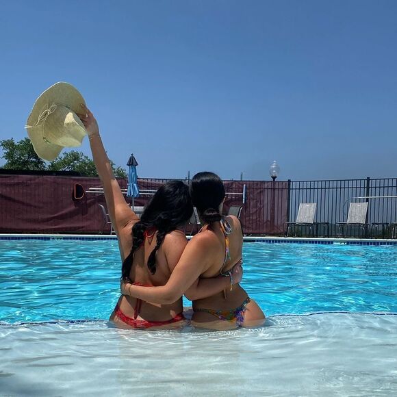 Red paisley print bikini - Picture 3 of 5